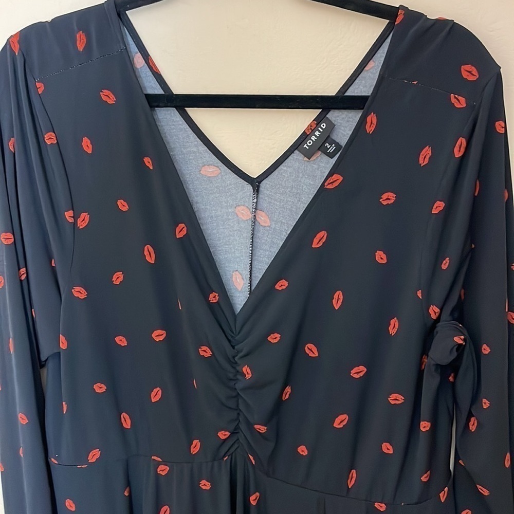 Torrid size 2 BLACK RED LIPS print 👄 kiss 💋 STUDIO KNIT SKATER DRESS - Picture 6 of 9